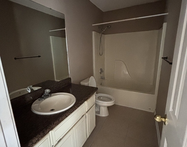 183 Talbot Court - Photo Thumbnail 10