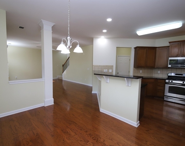 330 Glenhaven Drive - Photo Thumbnail 5