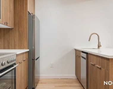 68 Gold St 11201 - Photo Thumbnail 3