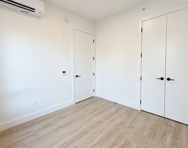 706 East 32nd Street - Photo Thumbnail 6