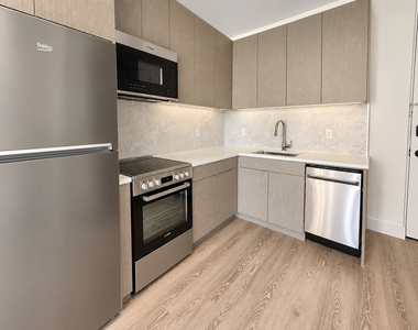 706 East 32nd Street - Photo Thumbnail 3
