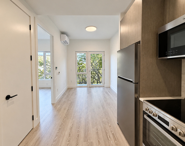 706 East 32nd Street - Photo Thumbnail 2