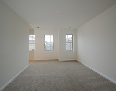 18 S Davenport St - Photo Thumbnail 8