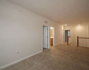 18 S Davenport St - Photo Thumbnail 6