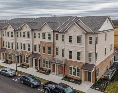 18 S Davenport St - Photo Thumbnail 14