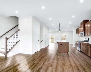 9 Peckwell St - Photo Thumbnail 10