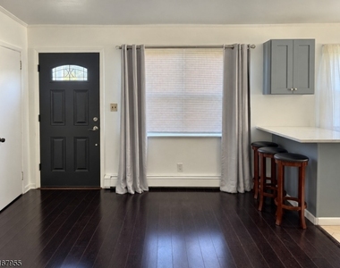 63 Marie Ave - Photo Thumbnail 3