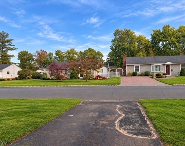 63 Marie Ave - Photo Thumbnail 18