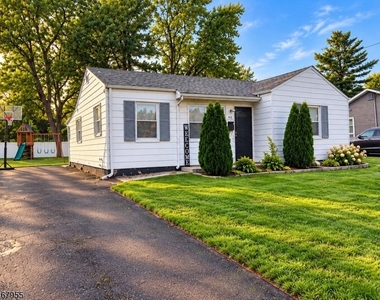 63 Marie Ave - Photo Thumbnail 12