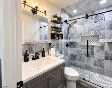 63 Marie Ave - Photo Thumbnail 10