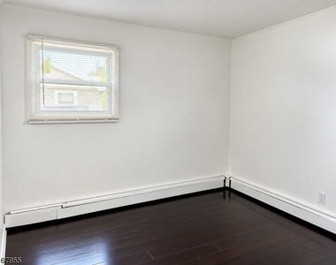 63 Marie Ave - Photo Thumbnail 9