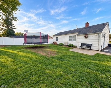 63 Marie Ave - Photo Thumbnail 14