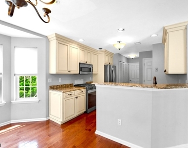 418 Dalton Ct - Photo Thumbnail 6