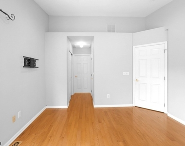 418 Dalton Ct - Photo Thumbnail 39
