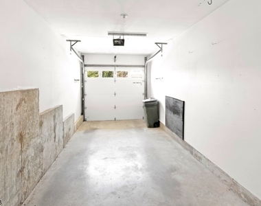 418 Dalton Ct - Photo Thumbnail 14