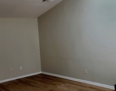 140 Potomac Dr - Photo Thumbnail 4