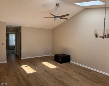 140 Potomac Dr - Photo Thumbnail 2