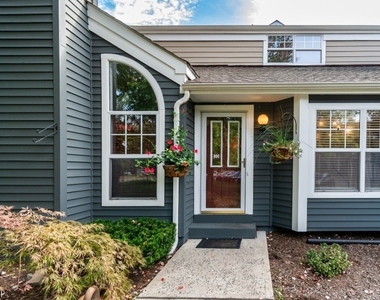325 Greenfield Rd - Photo Thumbnail 1