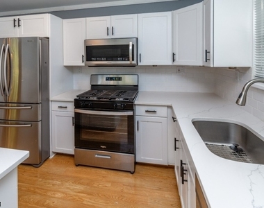 325 Greenfield Rd - Photo Thumbnail 15