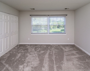 325 Greenfield Rd - Photo Thumbnail 18