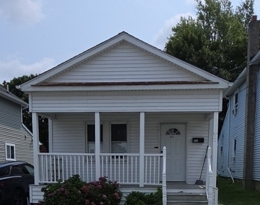 301 Center St - Photo Thumbnail 1