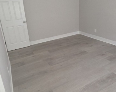301 Center St - Photo Thumbnail 10
