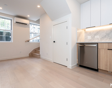 157 Havemeyer St 11211 - Photo Thumbnail 6