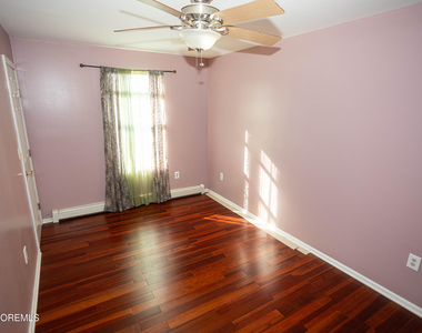 12 Jacobson Street - Photo Thumbnail 29