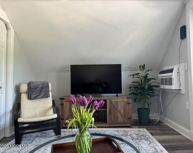 40 Waterman Ave #b Avenue - Photo Thumbnail 3