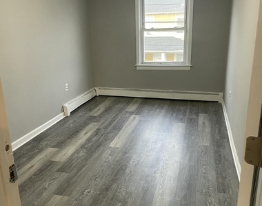 54 4th Avenue - Photo Thumbnail 9