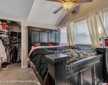 663 Kennedy Street - Photo Thumbnail 14