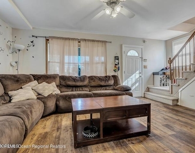 663 Kennedy Street - Photo Thumbnail 1