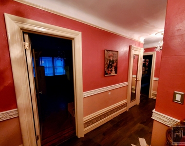 8015 21 Avenue - Photo Thumbnail 13