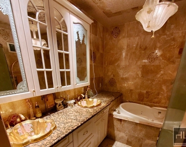 8015 21 Avenue - Photo Thumbnail 9
