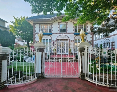 8015 21 Avenue - Photo Thumbnail 17