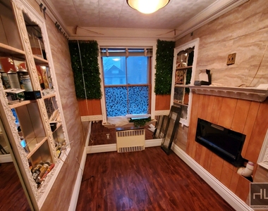 8015 21 Avenue - Photo Thumbnail 11