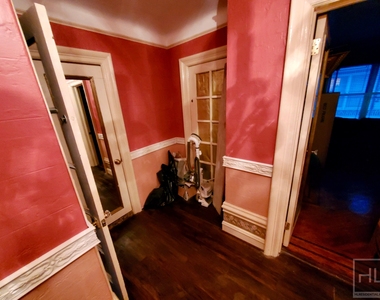8015 21 Avenue - Photo Thumbnail 14