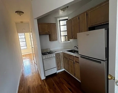 Sullivan Street - Photo Thumbnail 1