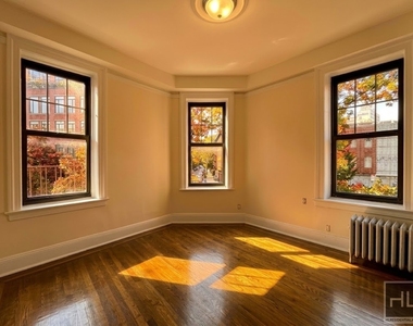 West 11th Street - Photo Thumbnail 3