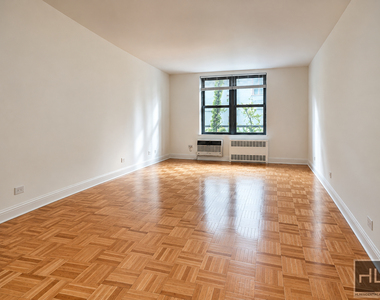 West 16 Street - Photo Thumbnail 1