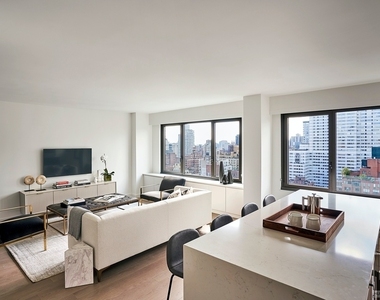 East 72nd Street - Photo Thumbnail 2
