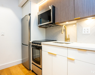 223 E 96th St 10128 - Photo Thumbnail 12