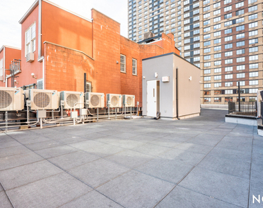 223 E 96th St 10128 - Photo Thumbnail 6