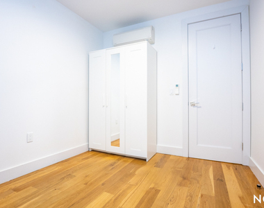 223 E 96th St 10128 - Photo Thumbnail 10