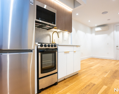 223 E 96th St 10128 - Photo Thumbnail 1