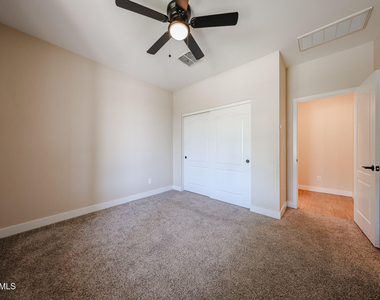 5121 N 81st Avenue - Photo Thumbnail 23