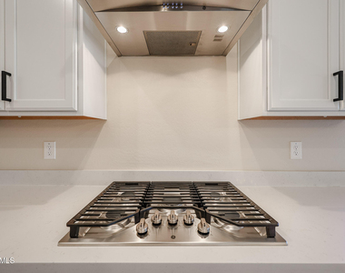 5121 N 81st Avenue - Photo Thumbnail 11