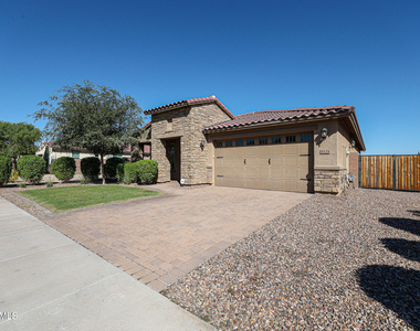 5121 N 81st Avenue - Photo Thumbnail 2