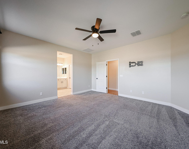 5121 N 81st Avenue - Photo Thumbnail 36