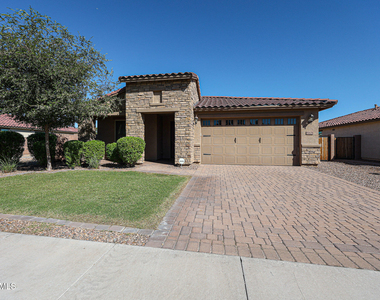 5121 N 81st Avenue - Photo Thumbnail 1
